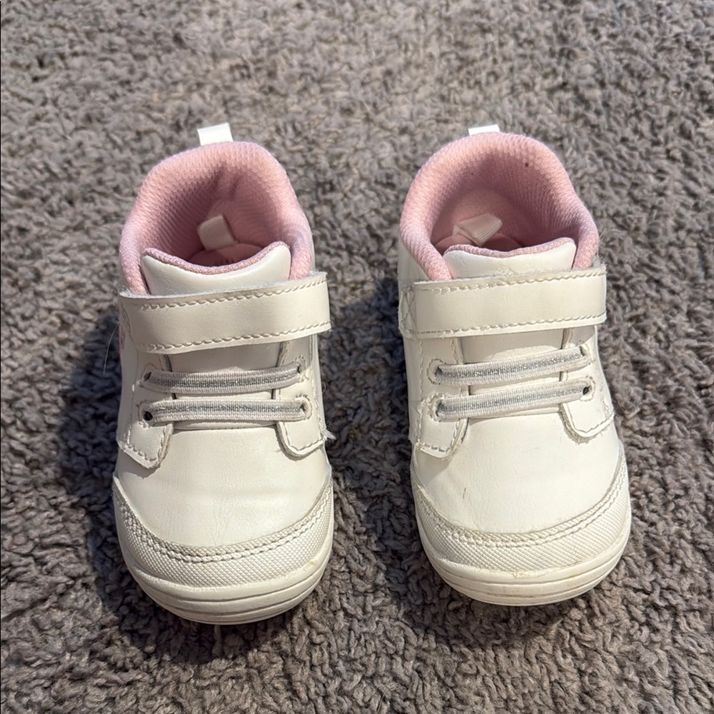 Stride rite 360 taye size 6